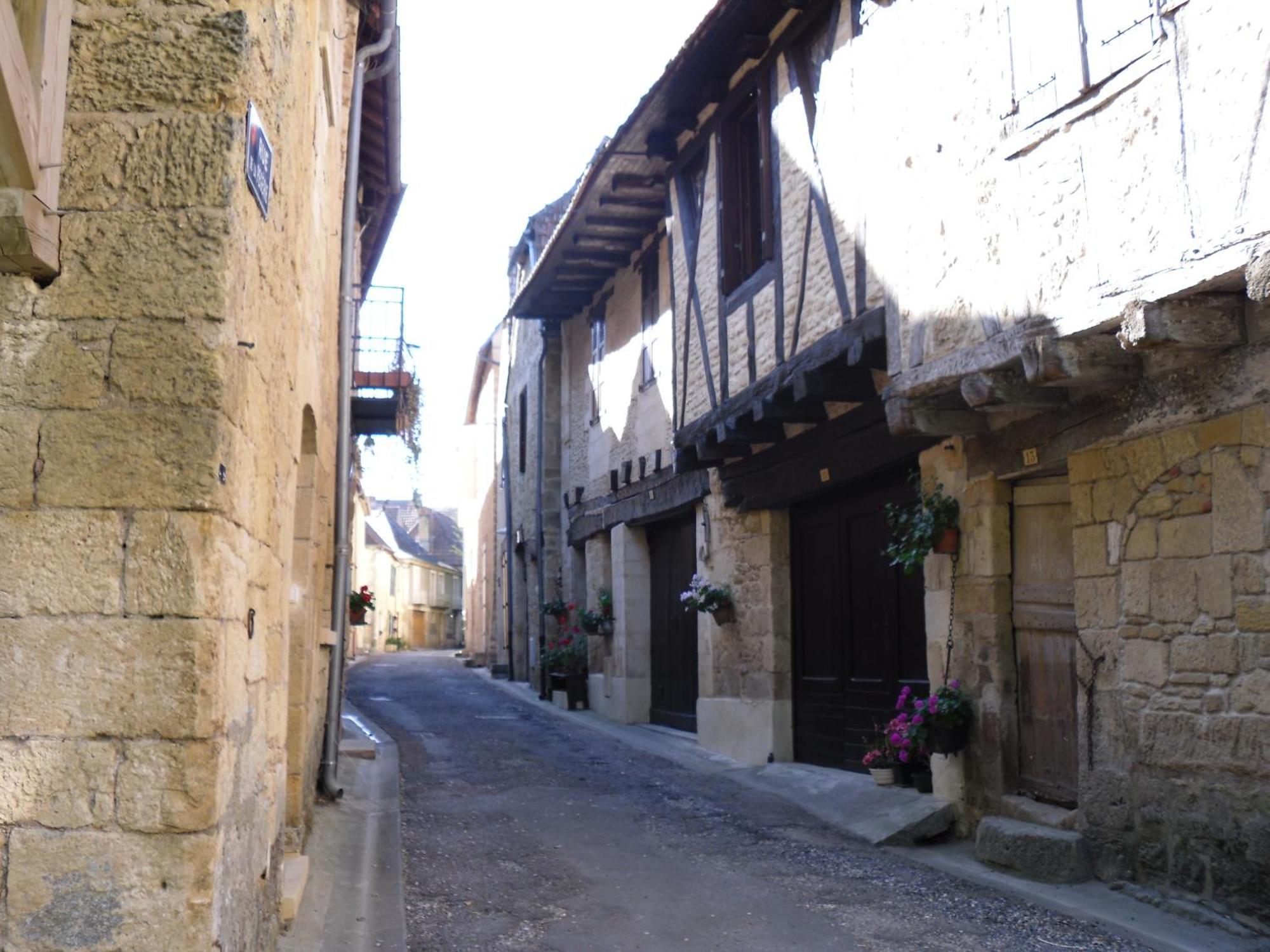 Hotel Le P'Tit Monde Montignac-Lascaux Exterior photo